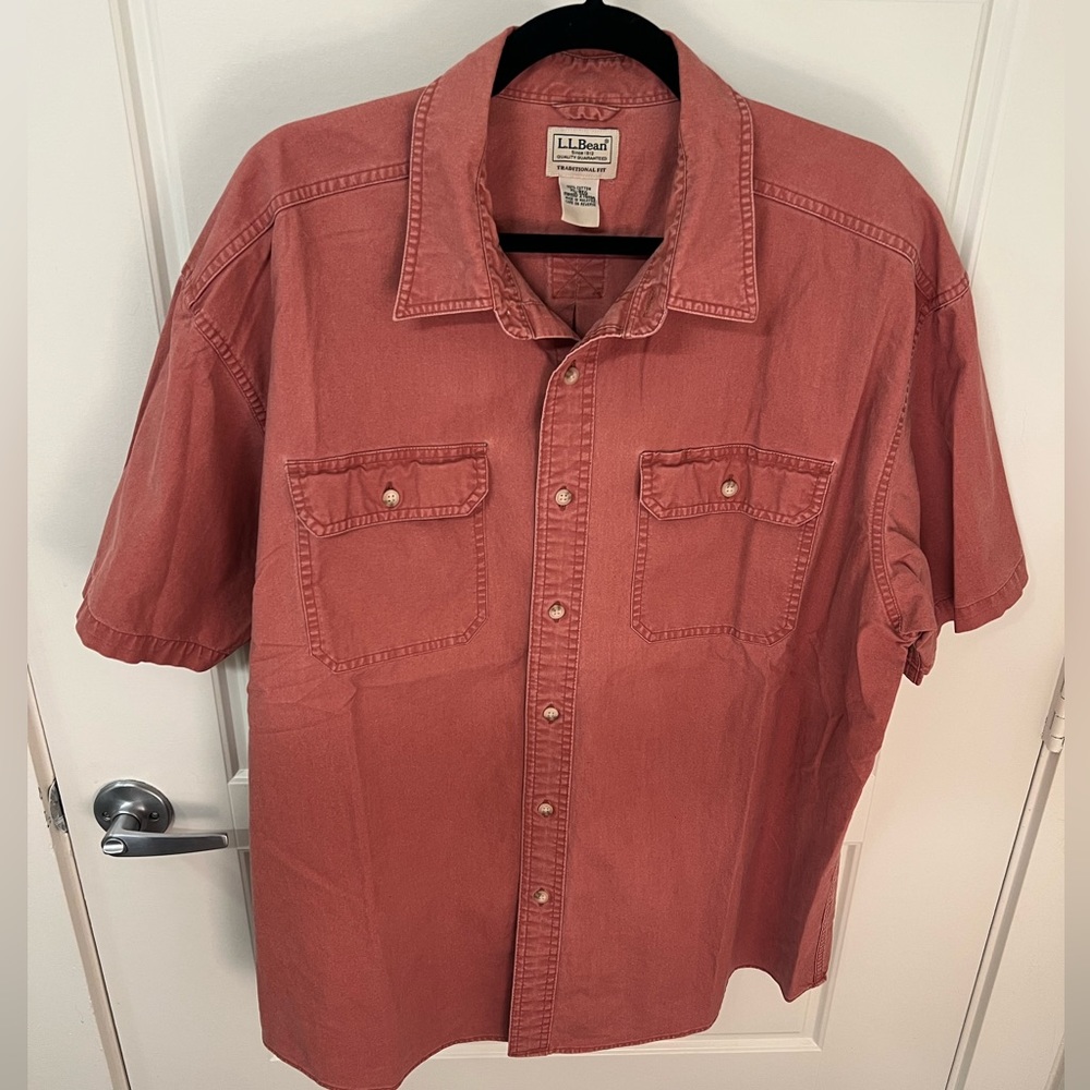 L.L. Bean Men’s Sunwashed Canvas Short-Sleeve Button Down Shirt